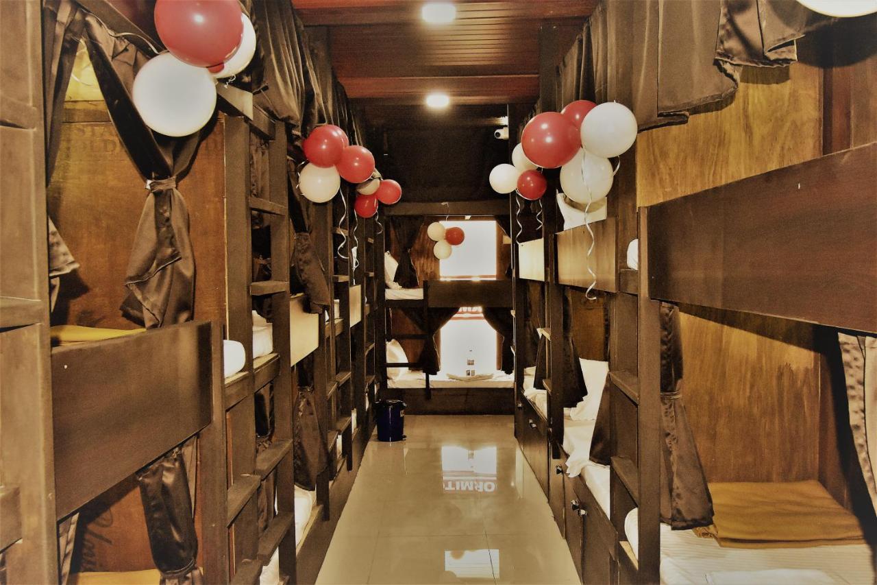 Asra Dormitory For Male And Female Mumbai Eksteriør bilde