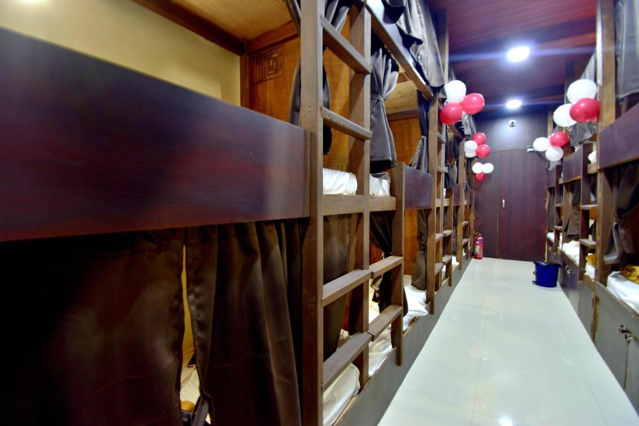Asra Dormitory For Male And Female Mumbai Eksteriør bilde
